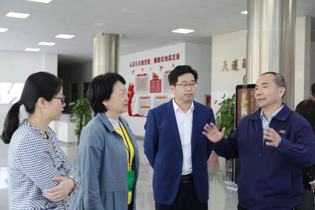 Jiang Liqin, chairman of Xiamen Federation of Manufacturing Trade Unions, came to our company to conduct work research